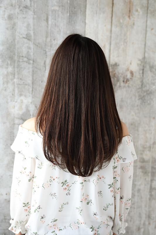 厚めバング×黒髪のヘルシーストレートセミロング