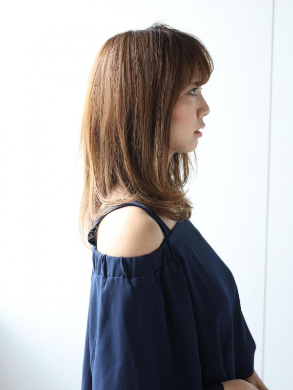 シースルーバング×レイヤーでエアリーな大人セミロング