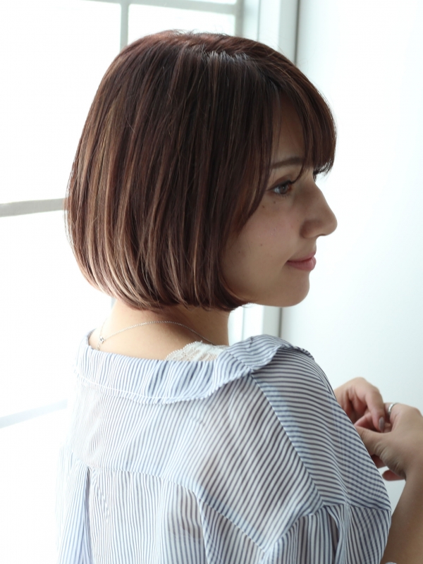 マイクロボブはひし形＆ワンカールで小顔に