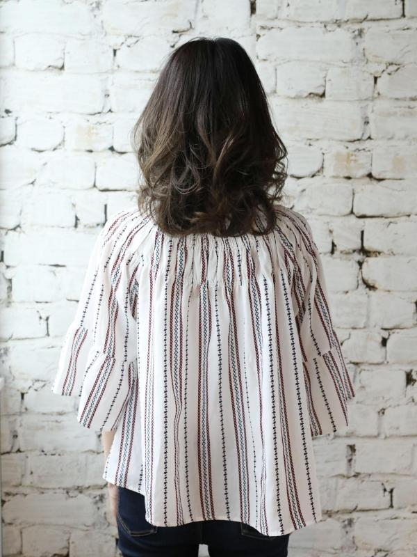 上品でクールな印象のミディアムパーマスタイル