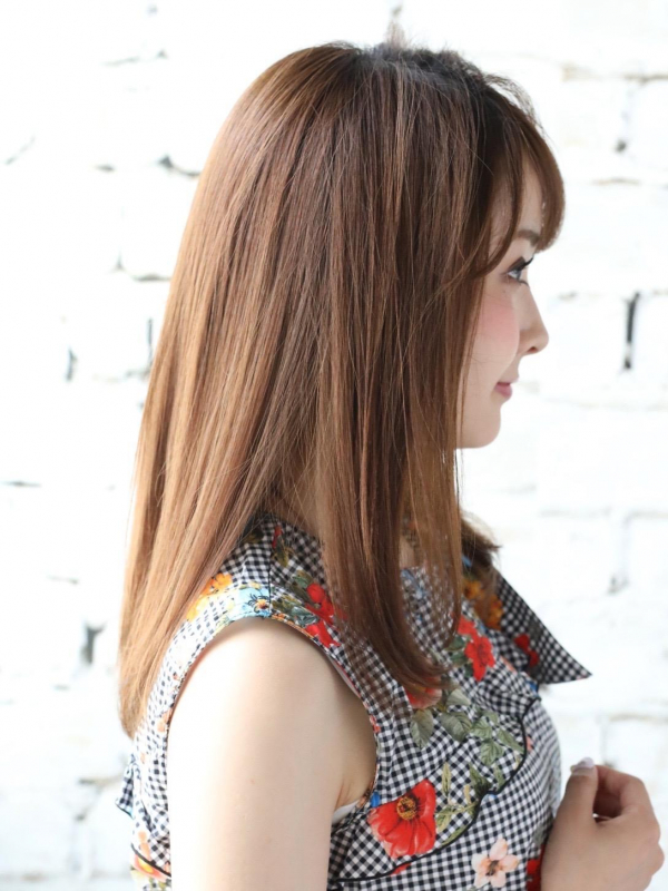 前髪あり×内巻きレイヤーの大人かわいいストレートセミロング