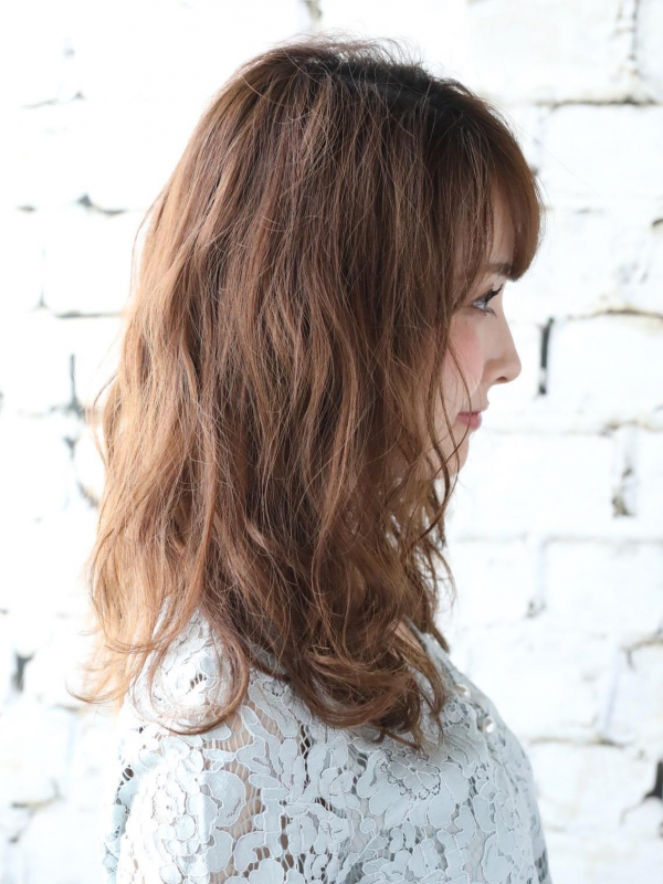 波ウェーブ×ふんわりバングでレトロかわいいセミロング