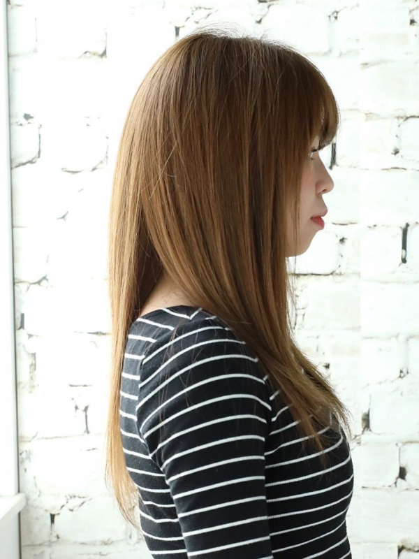 グレージュ×サラサラシンプルストレートの大人かわいいセミロン