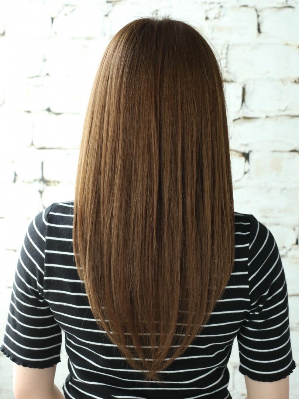グレージュ×サラサラシンプルストレートの大人かわいいセミロン