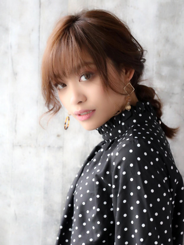 くるりんぱ×三つ編みだけ！簡単ミディアムアレンジ