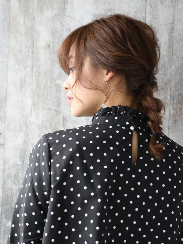 くるりんぱ×三つ編みだけ！簡単ミディアムアレンジ