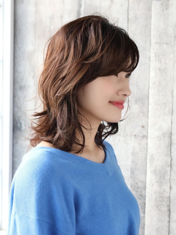 40代◎ウルフレイヤー×上品ウェーブのくびれミディ