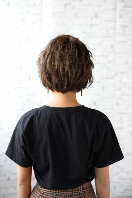 かきあげバング×波ウェーブパーマの大人ショート