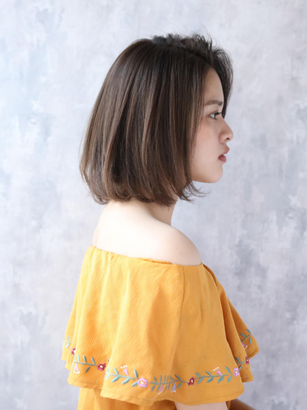 かきあげバング×ストレートが涼やかな大人のスッキリボブ