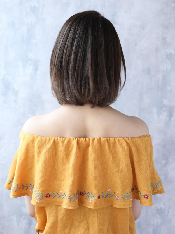 かきあげバング×ストレートが涼やかな大人のスッキリボブ