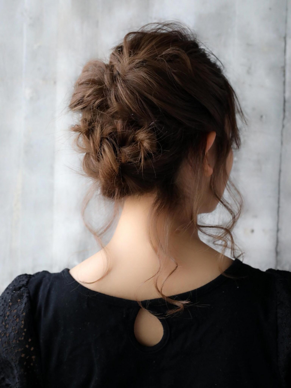 くるりんぱ×三つ編みローシニヨンの簡単ミディアムアップアレン