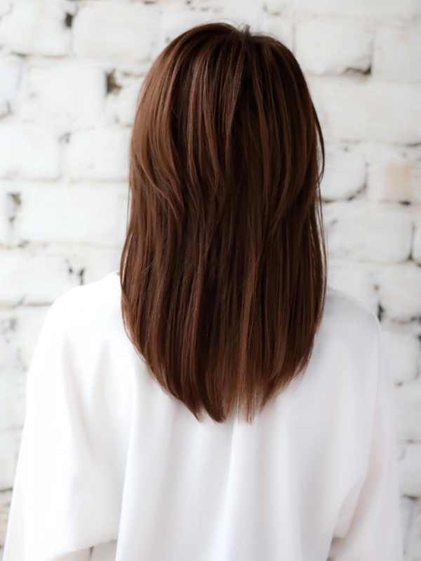 うざバング×ウェットスタイルのミディアムウルフ