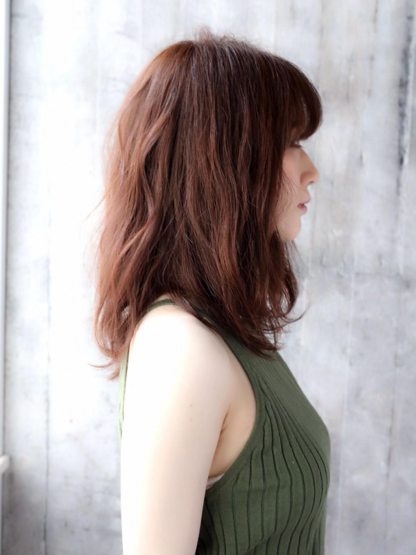 うざバング×ルーズパーマでアンニュイな大人ミディアム