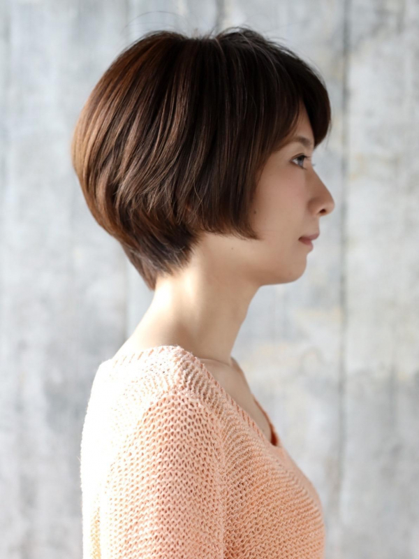 ツヤ感柔らかストレートで大人の小顔マッシュショート