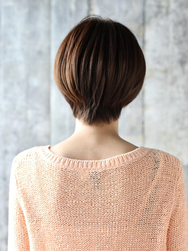 ツヤ感柔らかストレートで大人の小顔マッシュショート