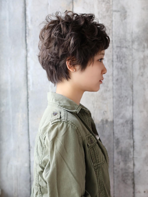 外国人風ベリーショートのカーリーヘア