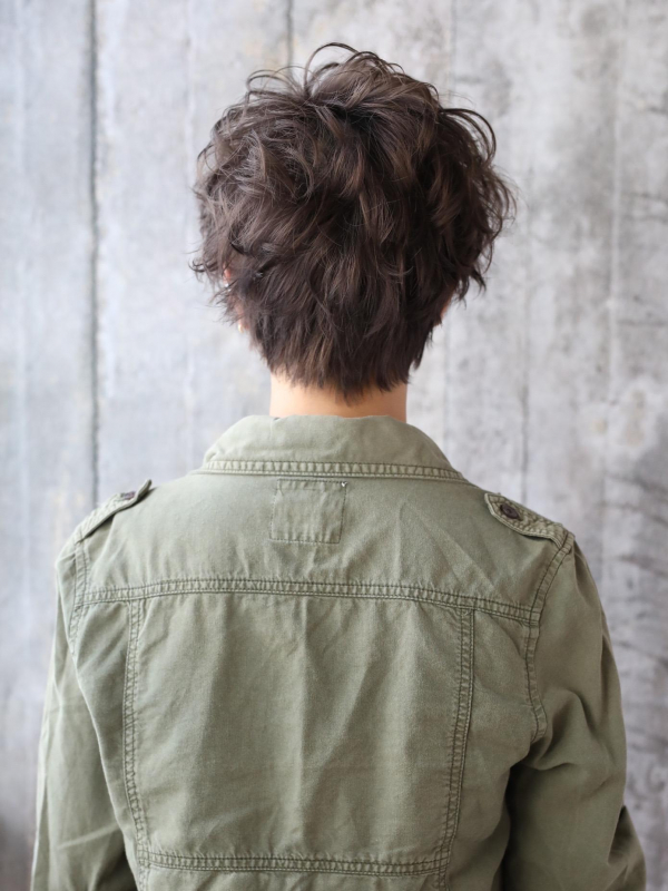 外国人風ベリーショートのカーリーヘア