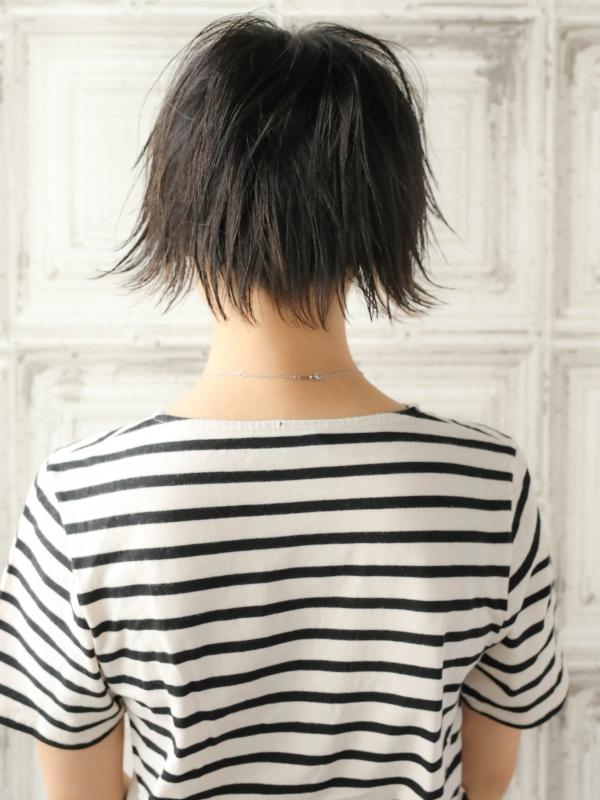 外ハネ×ストレートで透明感あるフレンチショート