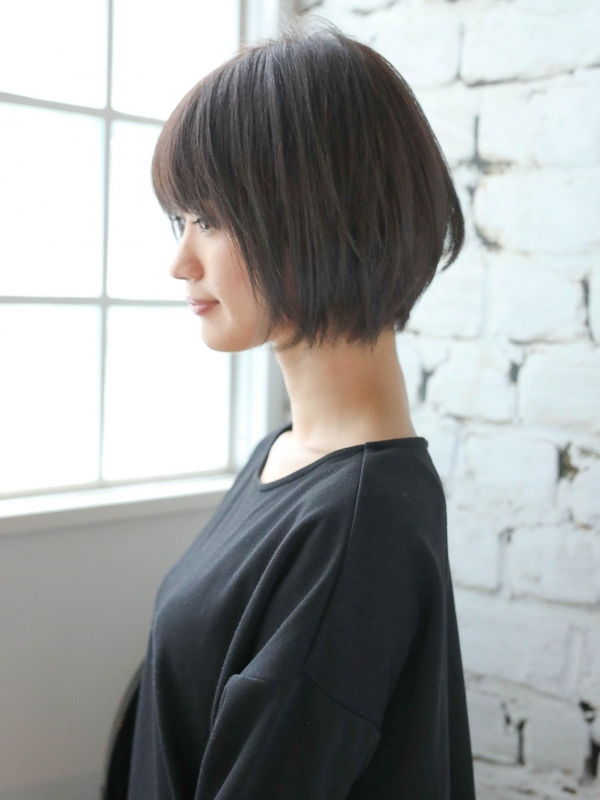 黒髪ストレート×骨格補正のひし形小顔ショート