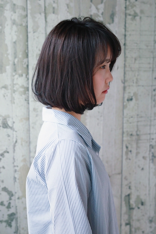 シースルーバングで透明感！大人かわいいストカールボブ