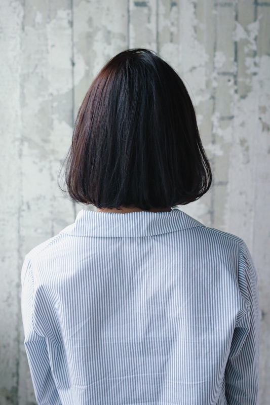 シースルーバングで透明感！大人かわいいストカールボブ