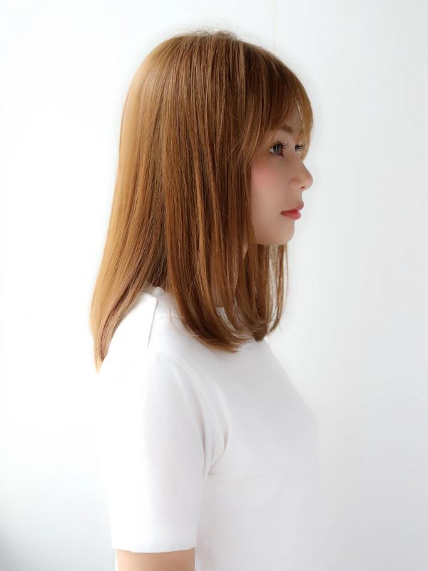 シースルーバング×ゴールドアッシュの大人かわいいミディアムス