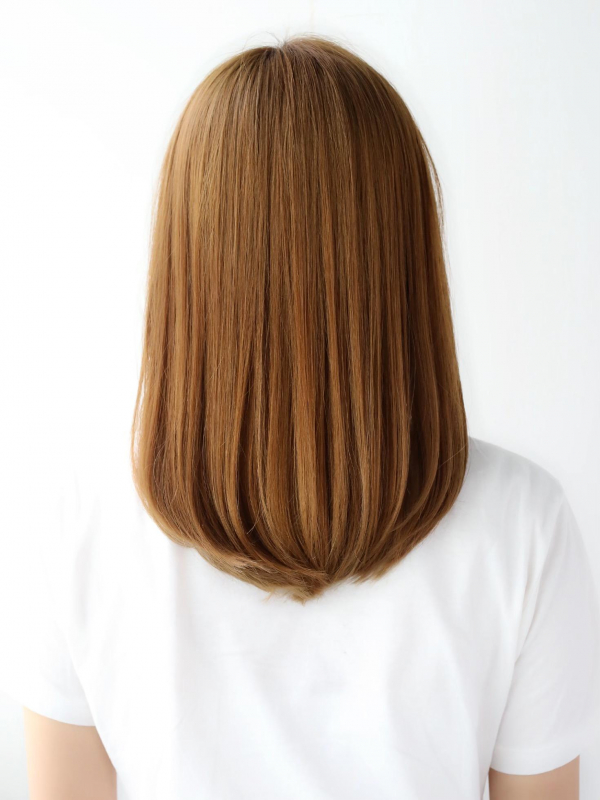 シースルーバング×ゴールドアッシュの大人かわいいミディアムス