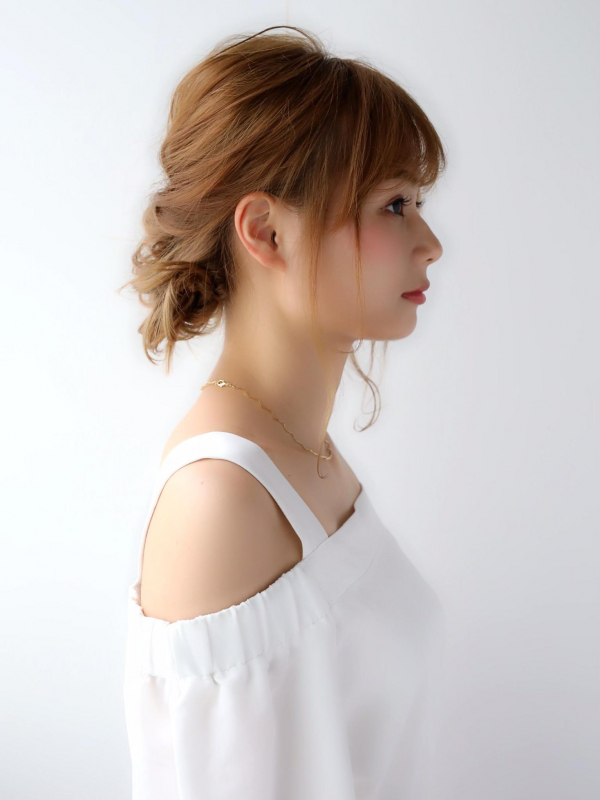 くるりんぱ2回だけ！ミディアムヘアの簡単アップアレンジ