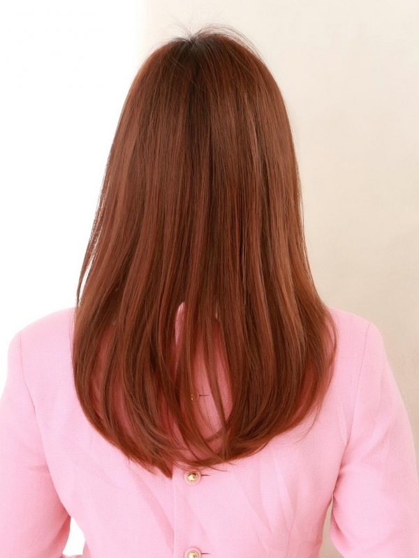 毛先くるん♪がキュートなナチュラル内巻きセミロング