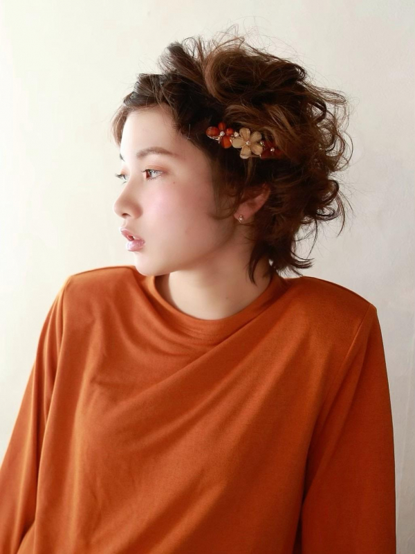 ボブのハーフアップアレンジで愛されお呼ばれスタイルに