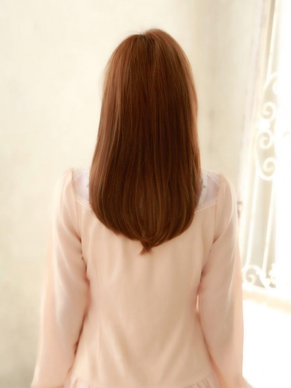 明るめカラーとレイヤーで軽やか☆さらさらストレートのセミロン