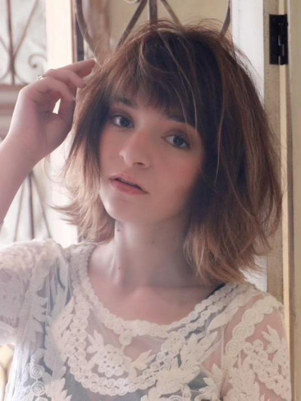 前髪ありの外ハネ×くびれボブウルフ