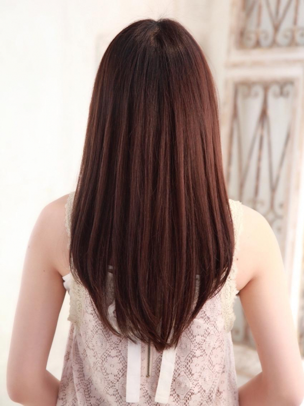 オフィスにもおすすめしっとりストレートのロングヘア