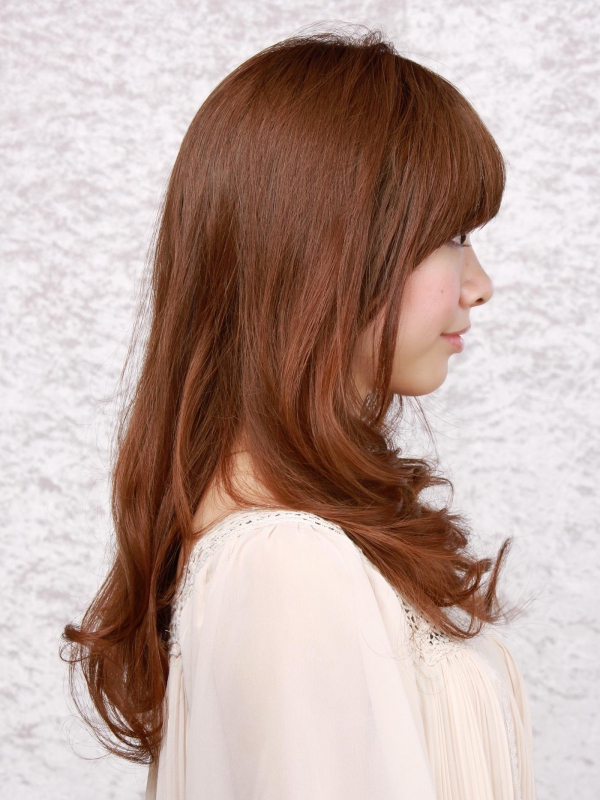 毛先ウェーブが華やかフェミニンなロング×パーマヘア