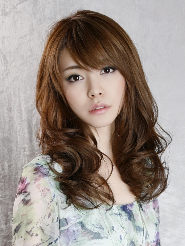 たっぷりカールがラグジュアリーなロング×パーマヘア