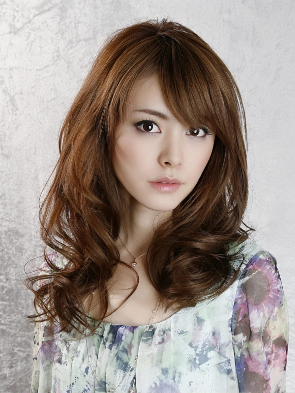 たっぷりカールがラグジュアリーなロング×パーマヘア