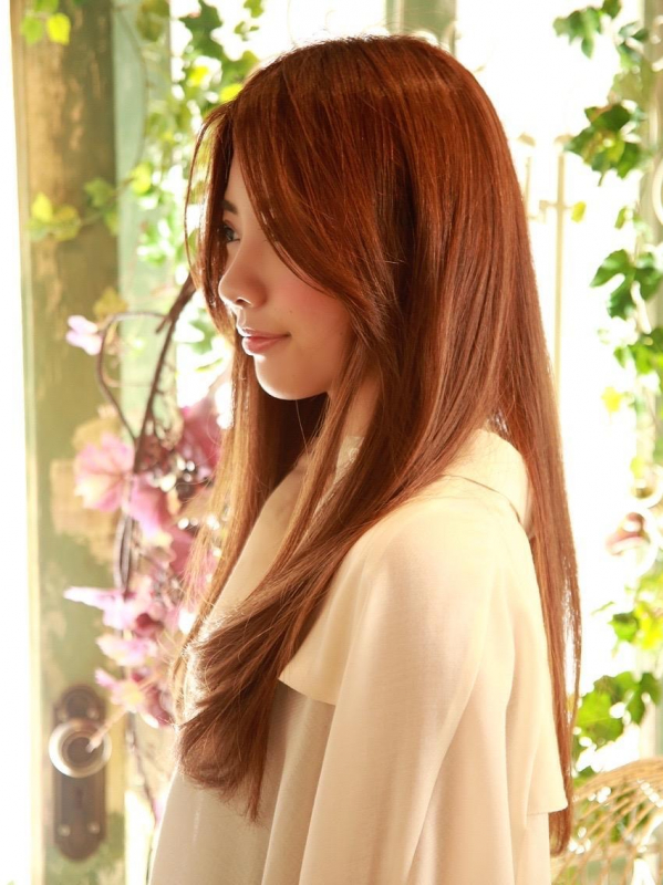 前髪なし×ナチュラルストレートでセクシーな印象のロングヘア