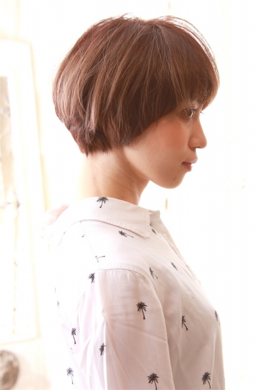 大人かわいいツヤ感マッシュショート