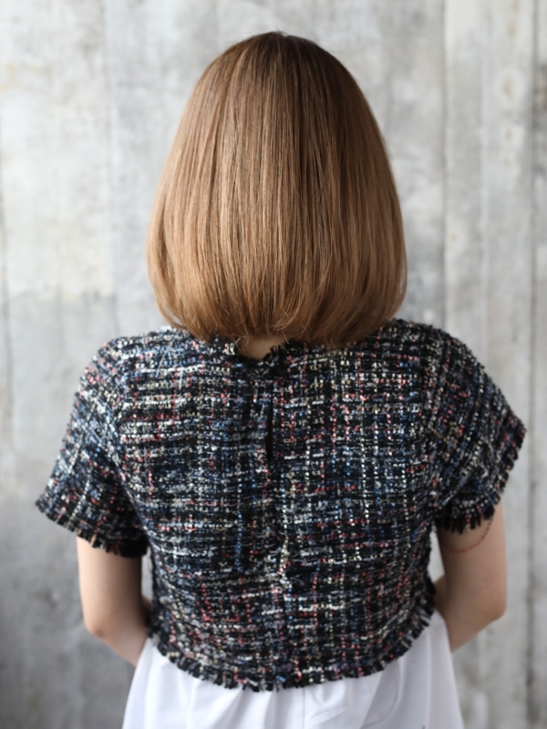 ハイトーンの内巻きでお洒落なボブスタイルに