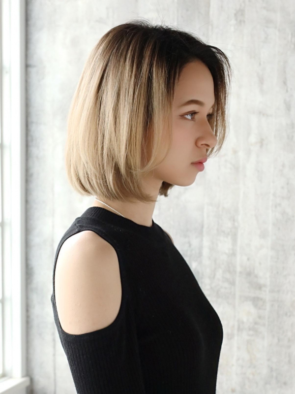 セクシーで透明感のある洗練されたハイトーンボブ