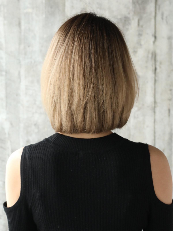 セクシーで透明感のある洗練されたハイトーンボブ