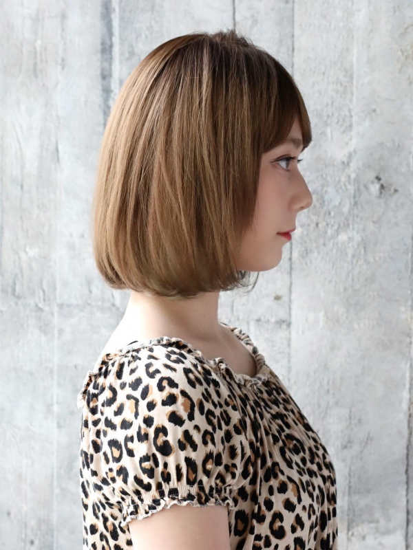 ボブストレート×インナーカラーで垢抜けたカジュアルスタイル