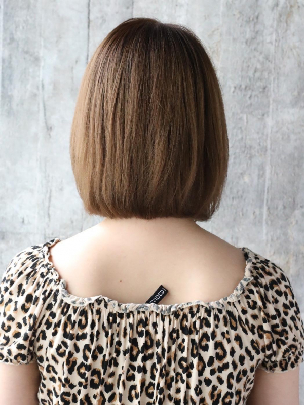 ボブストレート×インナーカラーで垢抜けたカジュアルスタイル