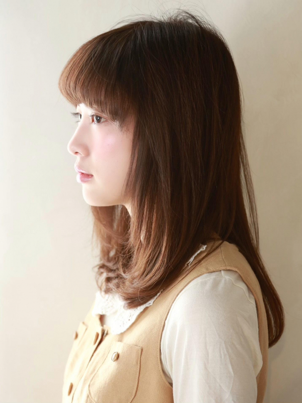 ワンカールのワイドバングが外国人風ミディアム×ストレート