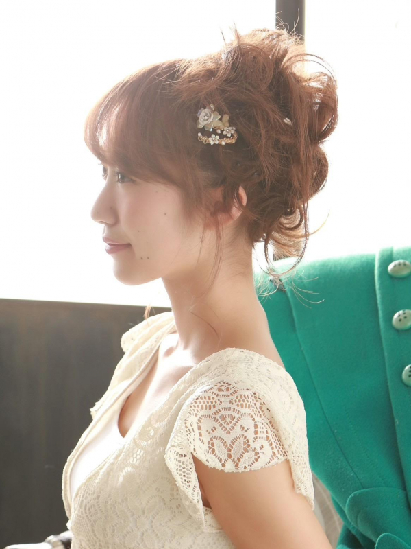 結婚式・2次会・パーティーに！ミディアムのサイドアレンジ