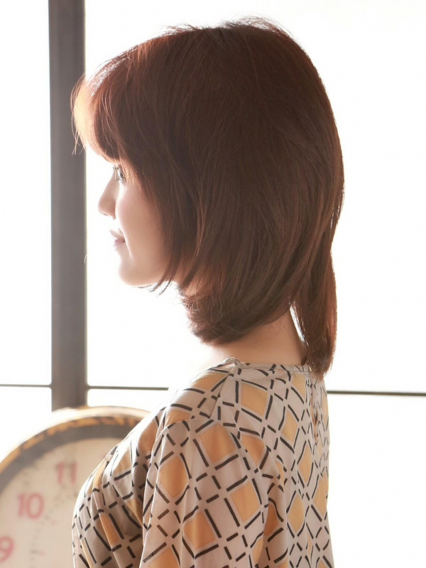 前上がり×厚め前髪がレトロなマッシュ風ミディアムボブ
