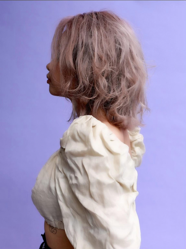 カラーとパーマでスパイシー＆エッジィなミディアムヘア