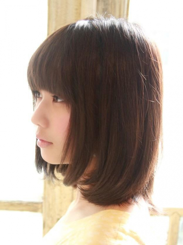 内巻き＆前髪厚めで清楚に☆ストレートのミディアムボブ