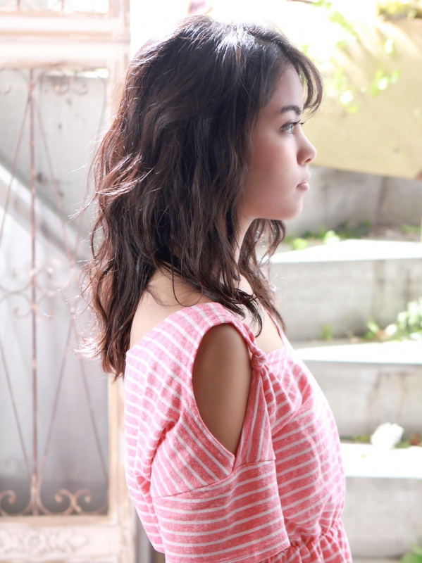 シースルーバング×ふわふわウェーブの大人かわいいセミロング