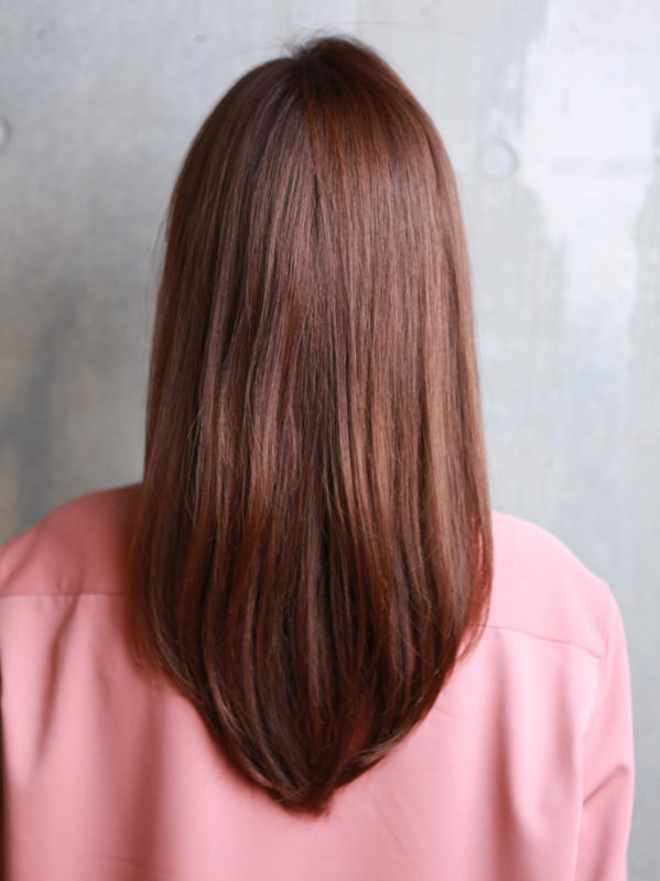 ピンクブラウン×内巻きレイヤ―の愛されセミロングストレート